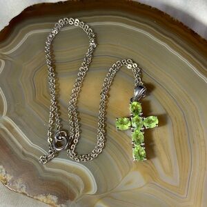 STERLING SILVER VINTAGE PERIDOT CROSS NECKLACE